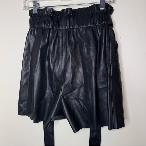 Zara Black Faux Leather Paperbag Shorts - Picture 8 of 9
